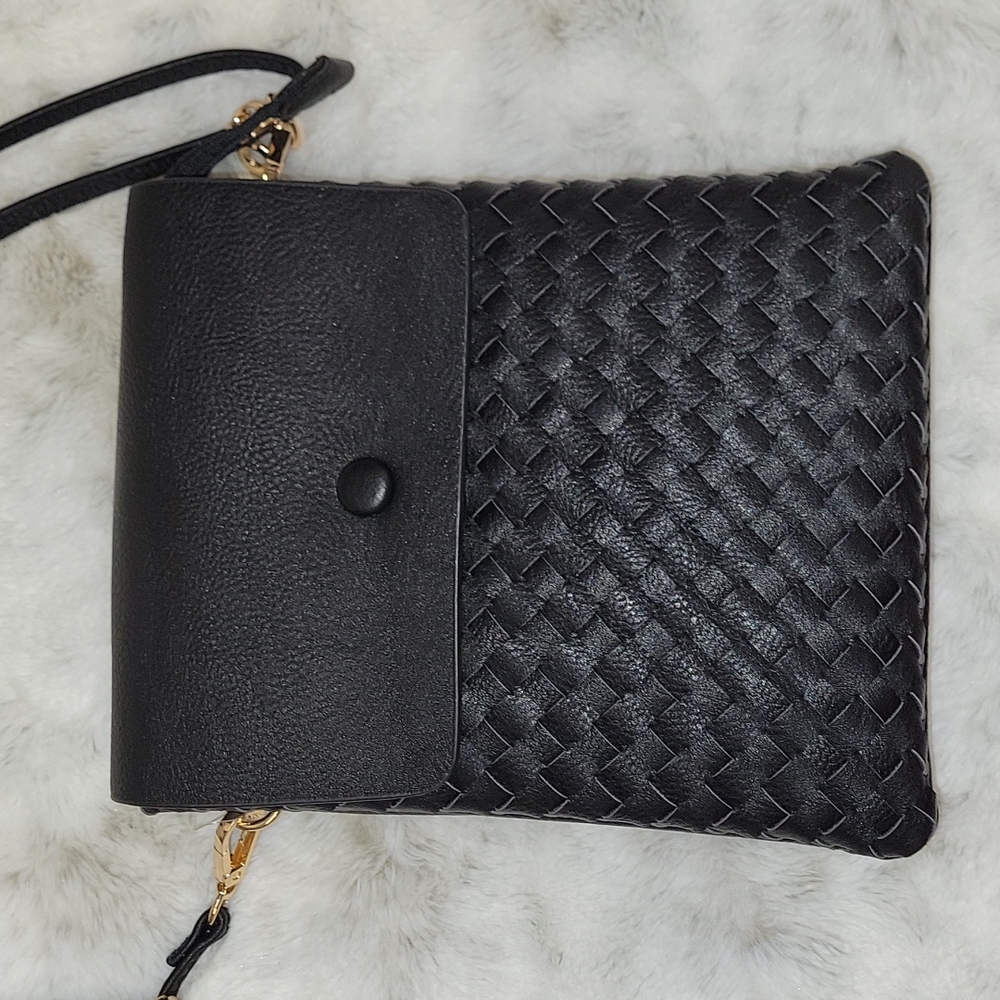 Black weave crossbody purse